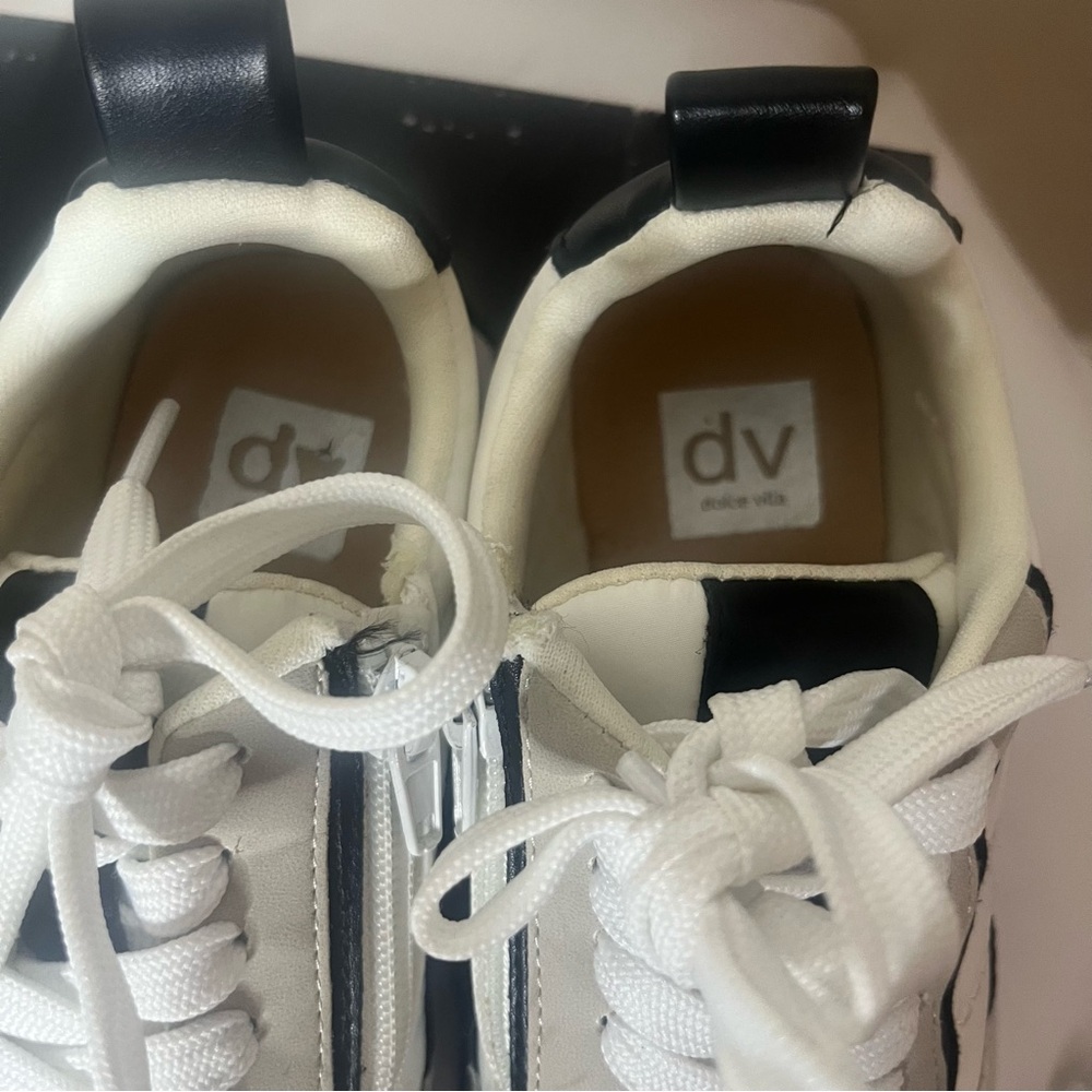 Dolce Vita Boneeta Black/White Zip/Lace Up Sneakers Kids Sz 13 - Picture 6 of 7